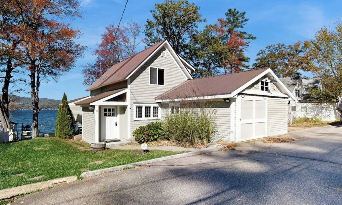 Franklin House | 2BR lakefront: deck, dock, yard; hiking & fishing