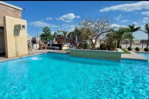 La Paz House | 3 Bedroom House wit Pool Access