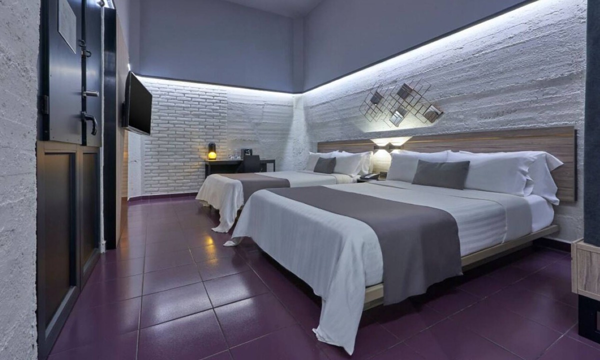 Historic Center Hotel | 4 Queen Bed Rooms in a Historic Mexico City Building Near Museums