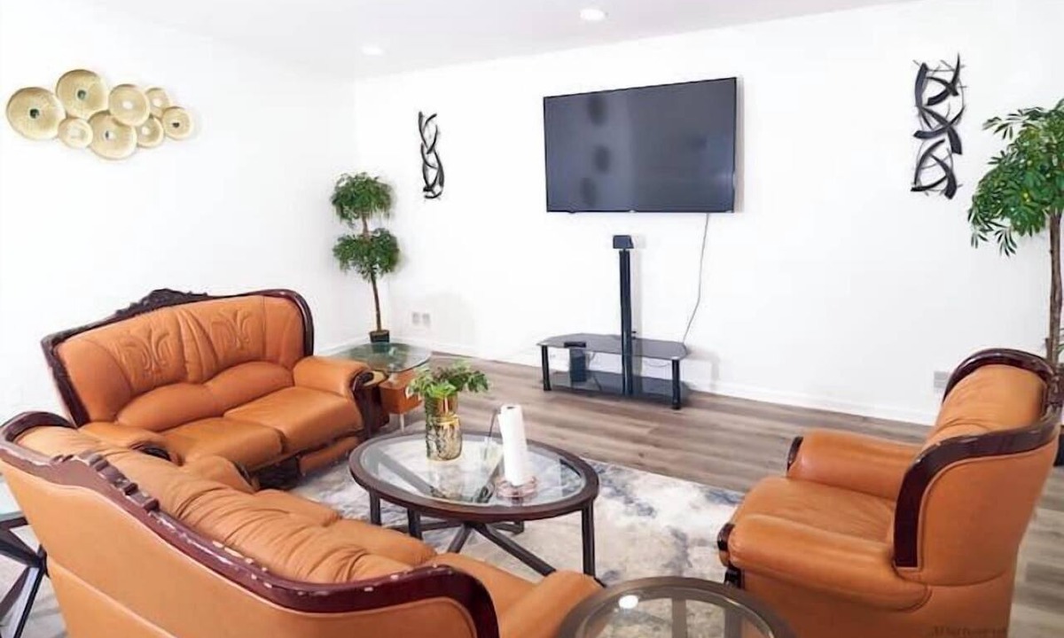 Hillandale House | 5BR Silver Spring Retreat Near DC w/Kings