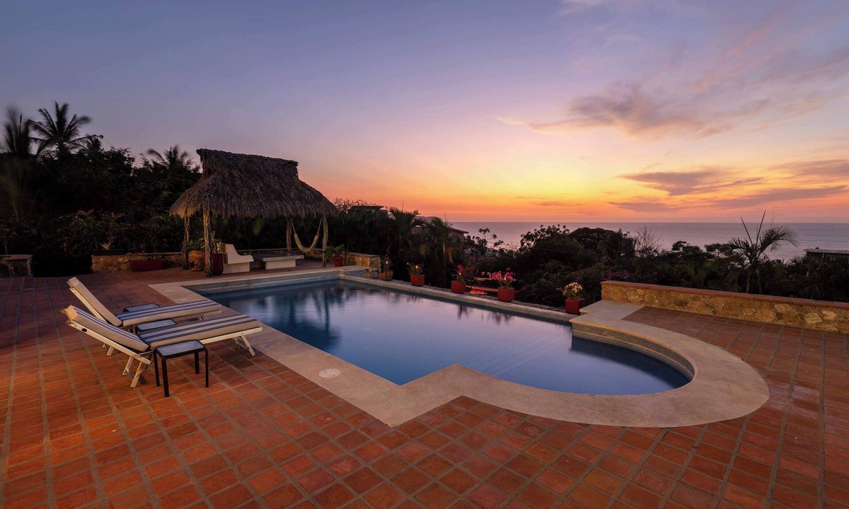 Litibu House | Authentic Hacienda with Pool & Pacific Sunsets