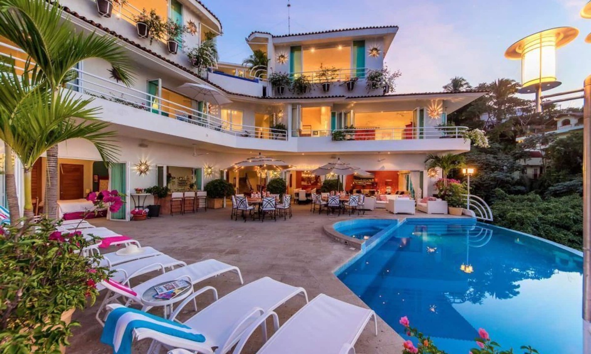 Alta Vista Villa | Awards Winning Villa Ocean Views Close Downtown Full Staff Great For Big groups