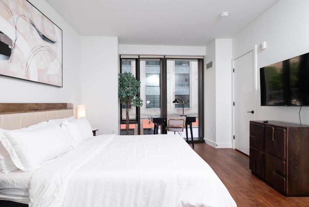 Bay Village Apartment | Back-Bay Upscale Central Condo Rooftop & Parking