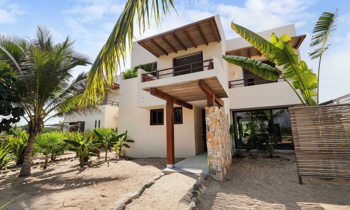 Ixtapa - Zihuatanejo House | Beachfront 4BR Family House at Playa Blanca Zihuatanejo