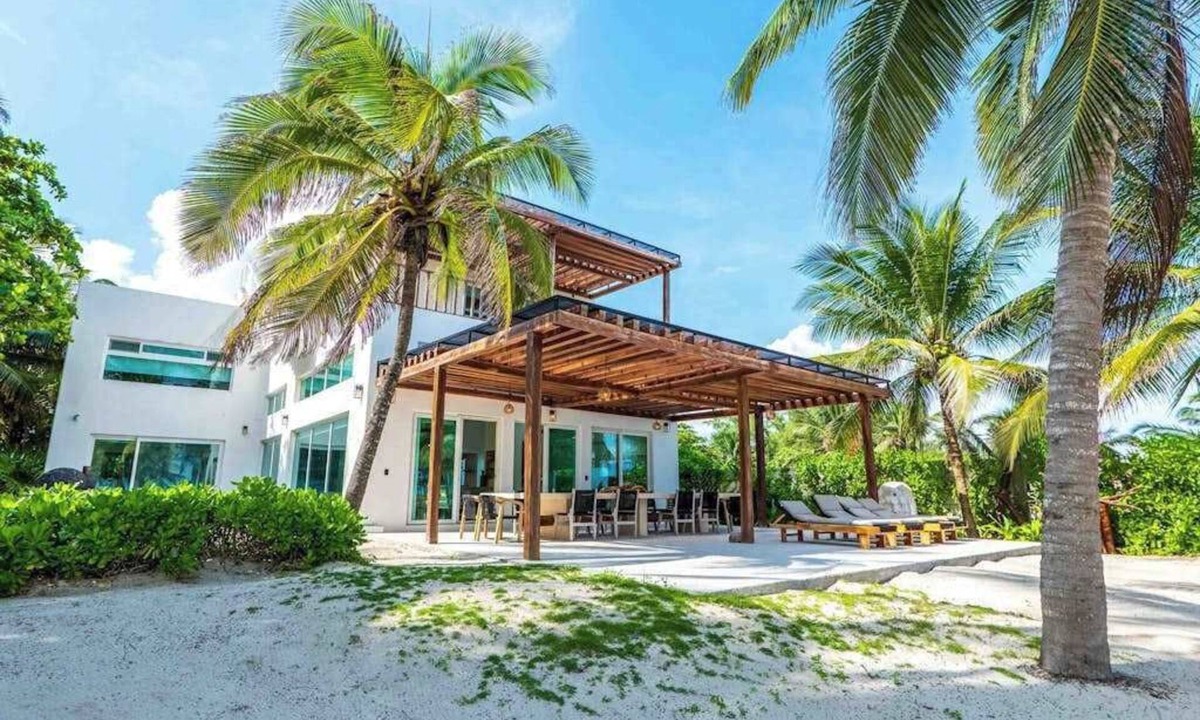Soliman Bay House | Beachfront 8BR Villa, Private Pool