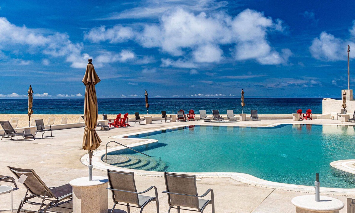Centro Condo | Beachfront Condo · Patio, Fire Pit & Ocean Views