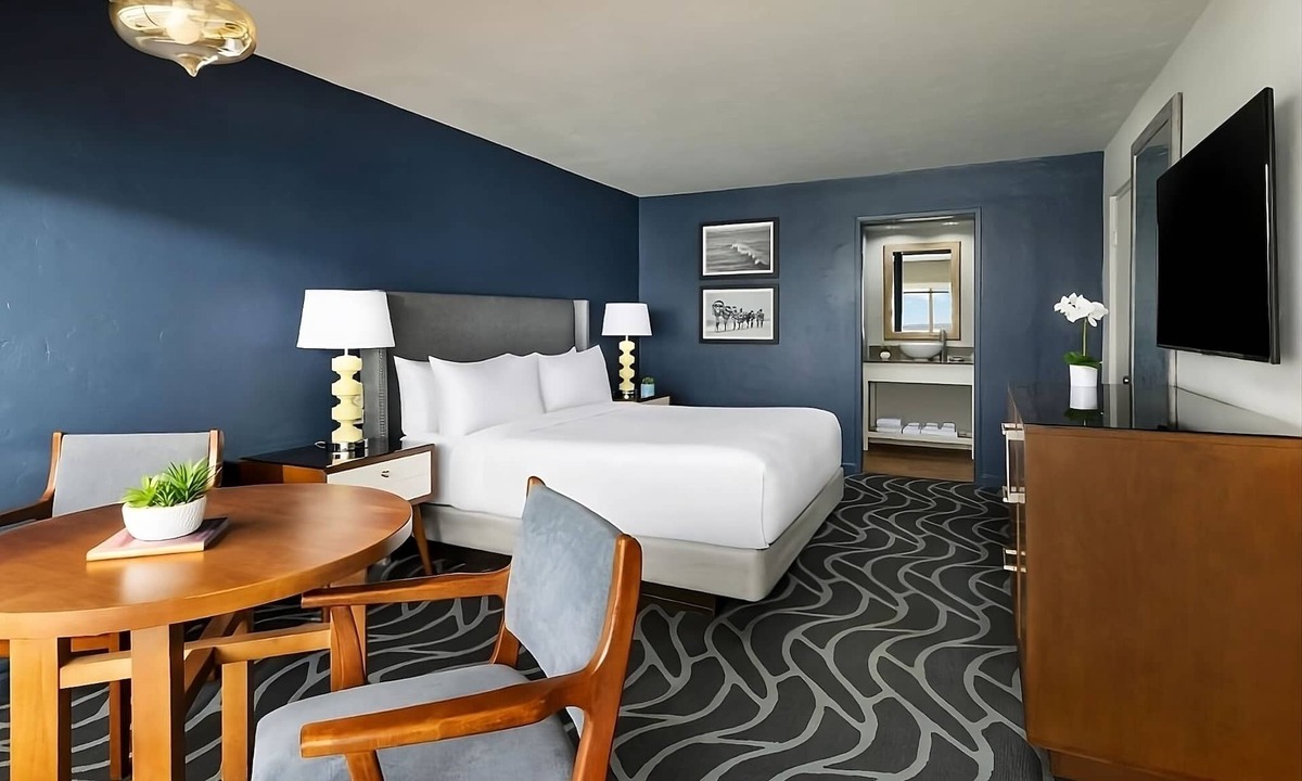 Monterey House | Beachfront Tranquility: Ocean Views & Sandy Toes