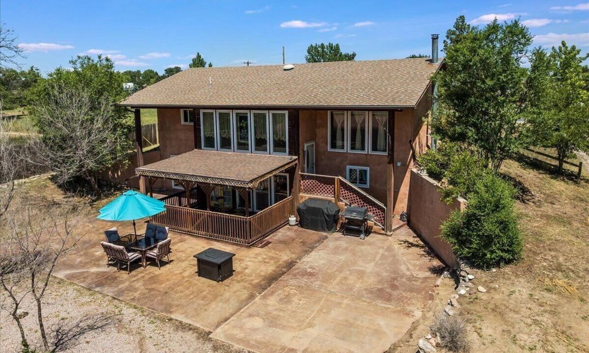 Torrington Other | Beautiful 4-bedroom rural farmhouse, minutes from downtown Torrington Wyoming.