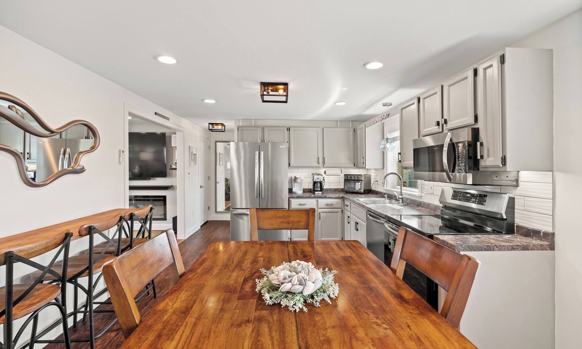 Salisbury Beach Apartment | Beautiful, Large 3-bedroom luxury apartment 300' from Salisbury Beach