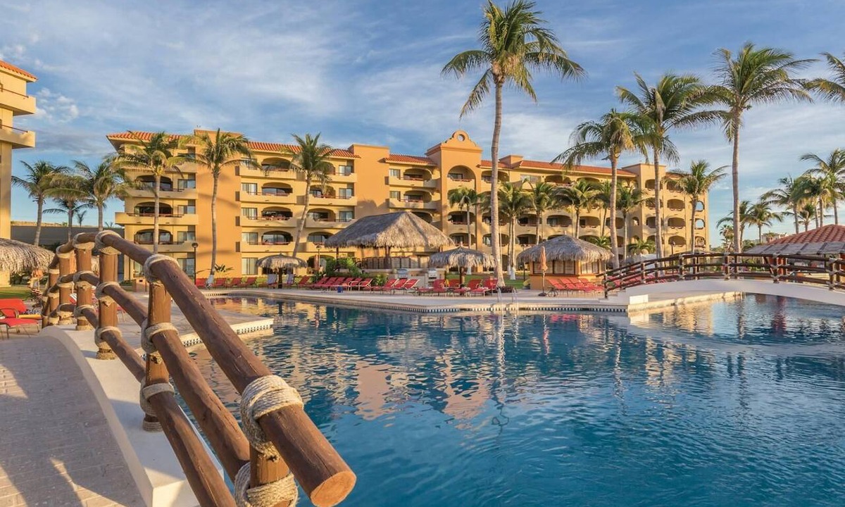 El Rosarito Resort | Cabo Beachfront Escape with Ocean Views & Spacious 1 Bedroom Suite
