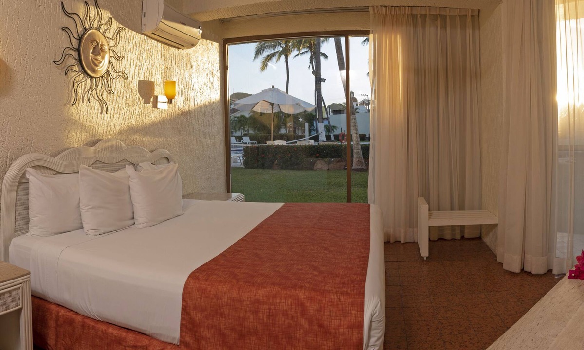 Barra de Navidad Hotel | Cabo Blanco Hotel & Marina