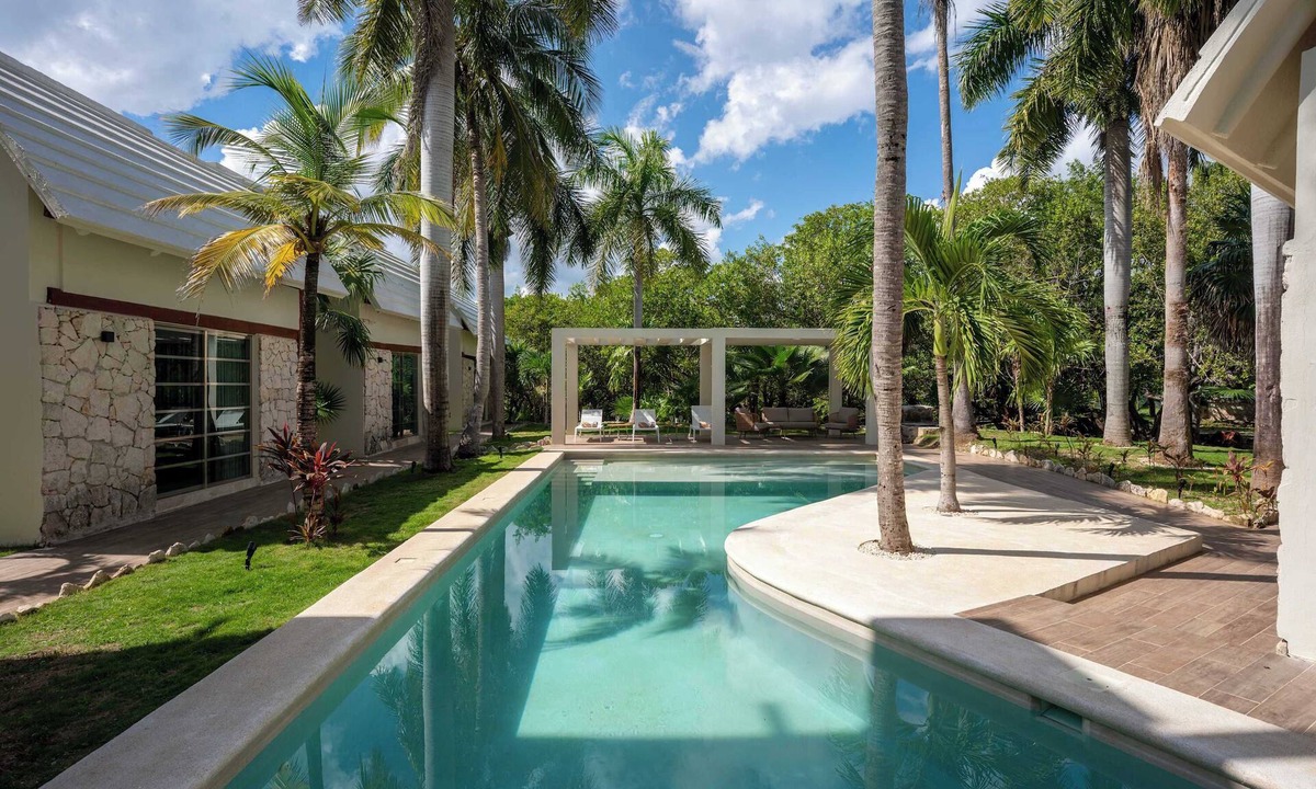 Villa Juarez House | Casa Coral - 2BR - Tropical Hideout with Pool