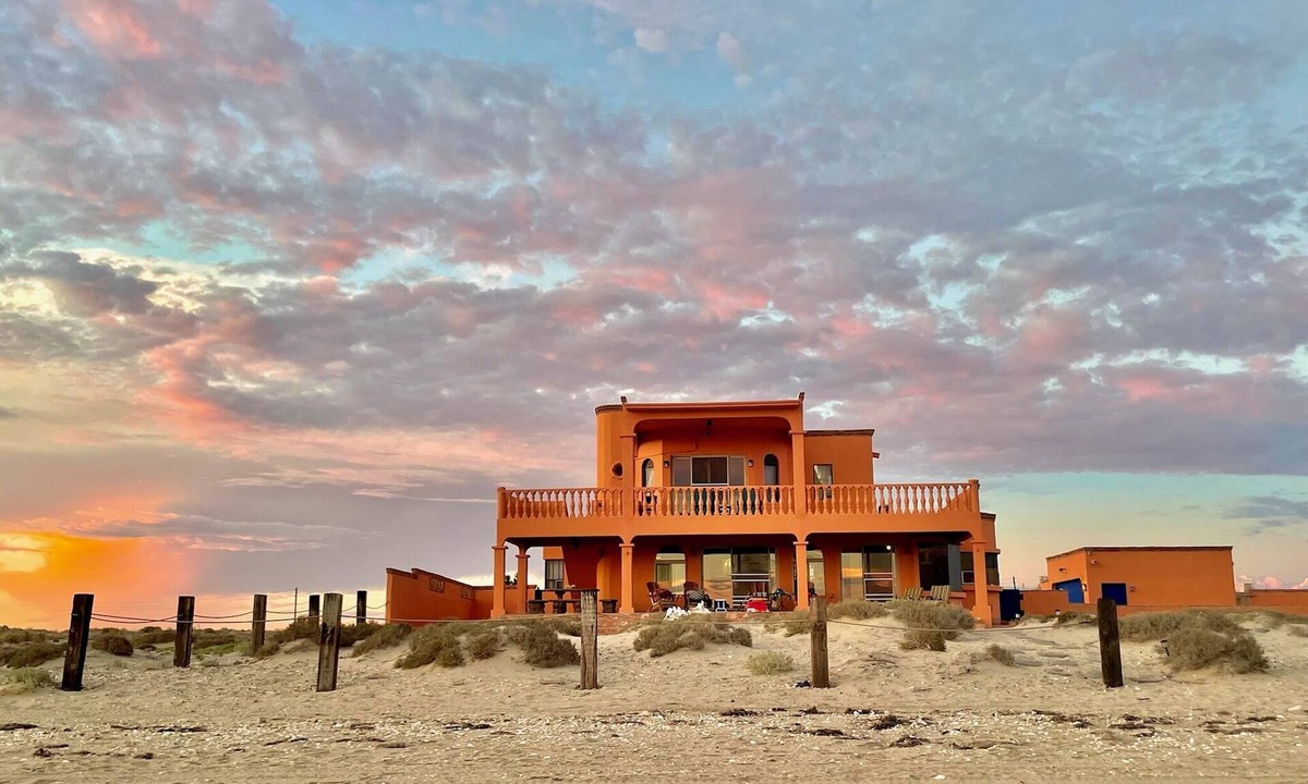 Puerto Penasco House | Casa CORTEZ! Private BEACHFRONT Home 2 Bdrm sleeps 6 in beds.