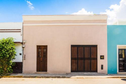 Zona Paseo Montejo House | Casa LaTIDa Jem near Paseo