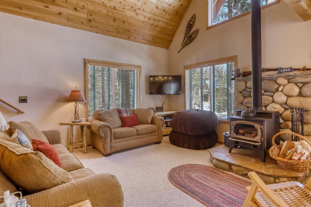 Serene Lakes House | Cascade Cabin
