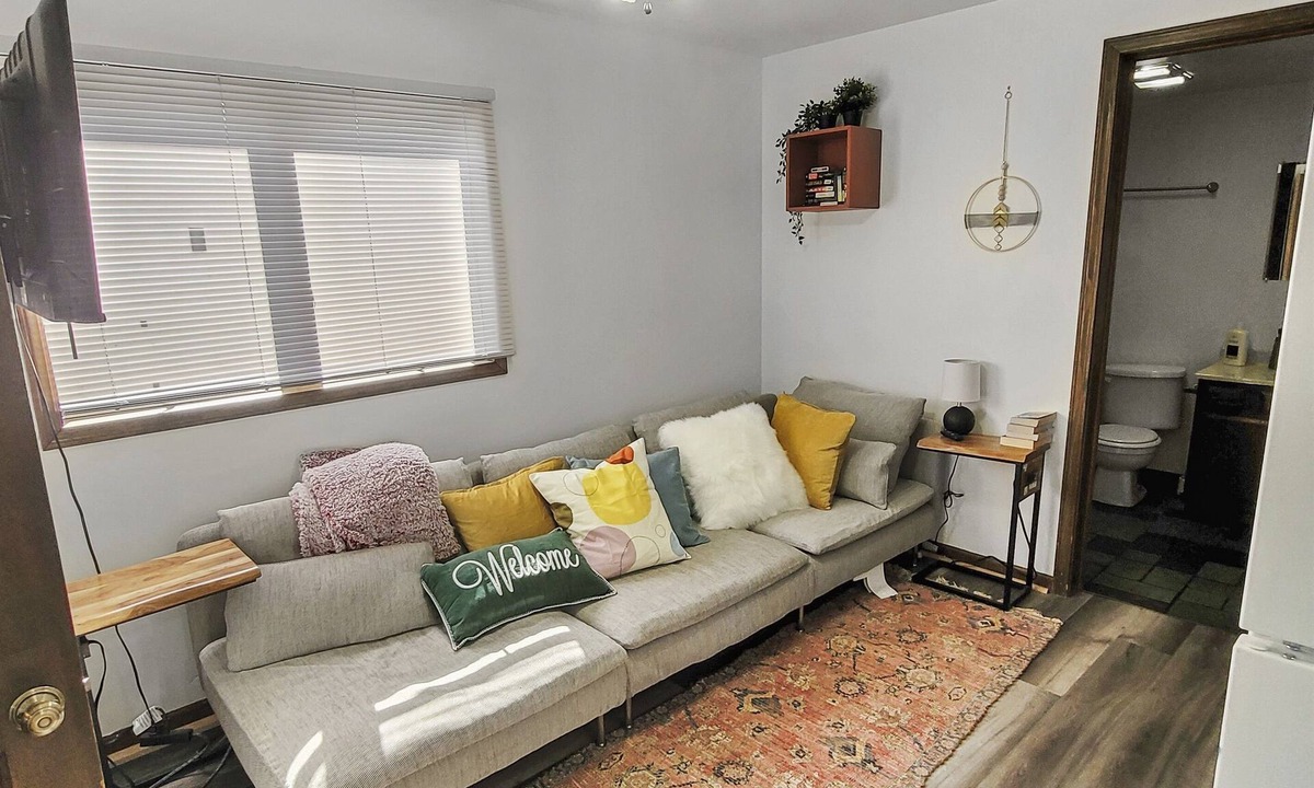 Bay City Apartment | Charming and Cozy Retreat