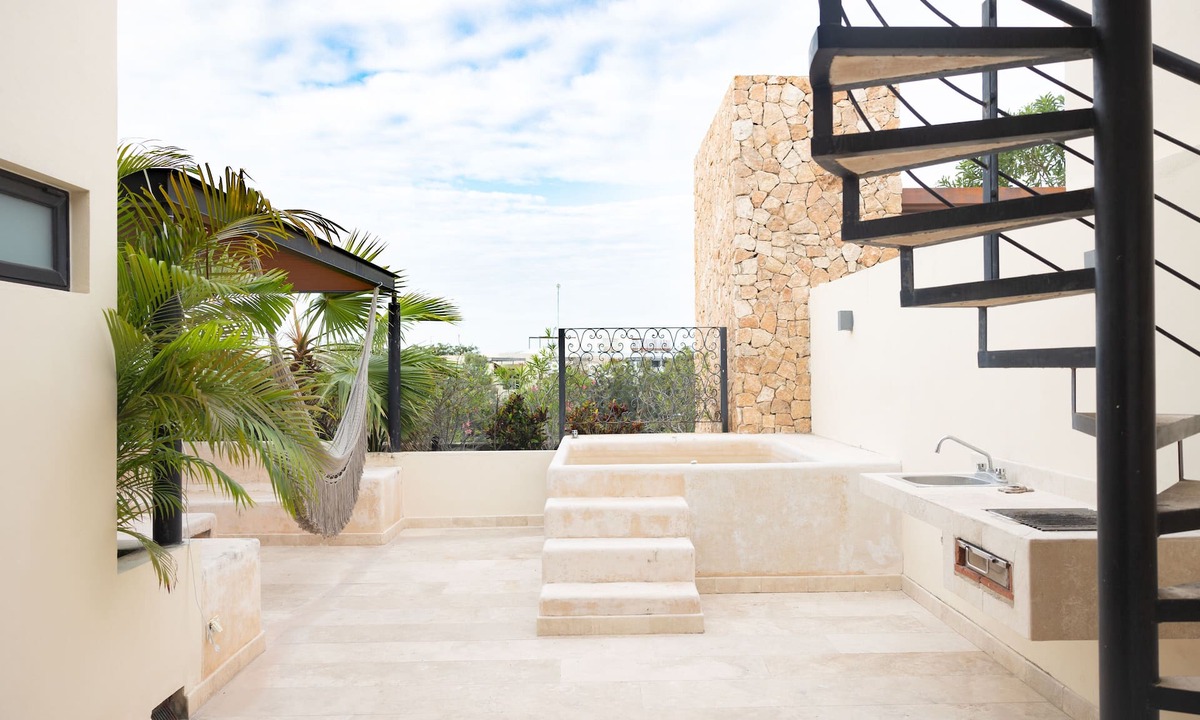 Zama Condo | Chic Rooftop PH 1mi from the beach & private pool