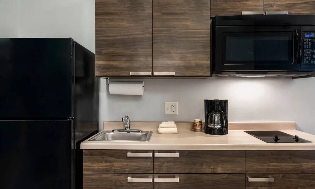 Redding Hotel | Comfortable Redding Stay Close to Parks, Trails & Local Attractions