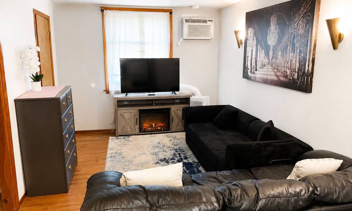 Bridgeport Apartment | Compact Studio with AC and free street parking