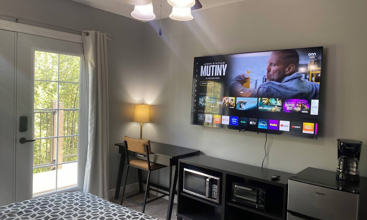 Holladay Apartment | Convenient and private studio with relaxing deck