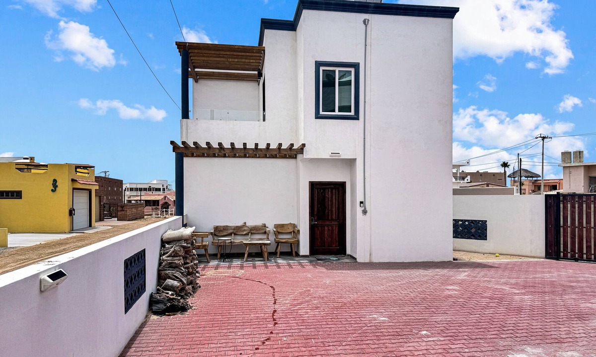 Cholla Bay House | Cozy 1-bedroom, sleeps 4, AC, Electric Vehicle Charger, Courtyard, BBQ grill