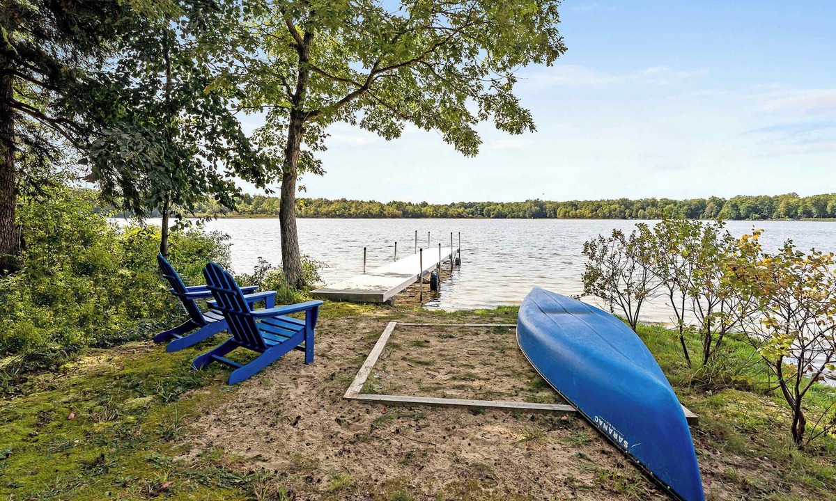 Kendall House | Cozy Cottage with Private Hot Tub and Lake Access