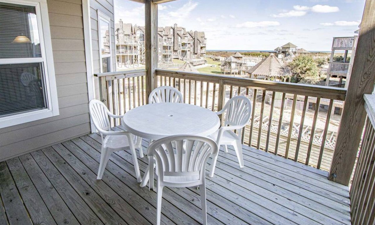 Duck Condo | Direct Beach Access! 3BR Condo w/Pool & BBQ
