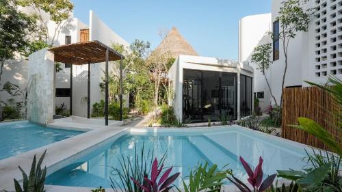 Tulum House | Divine House with private roof and pool only 1km from the Beach