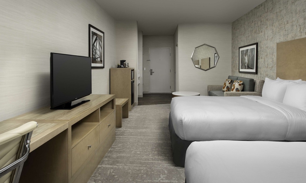 Salem Hotel | DoubleTree by Hilton Hotel Salem, Oregon