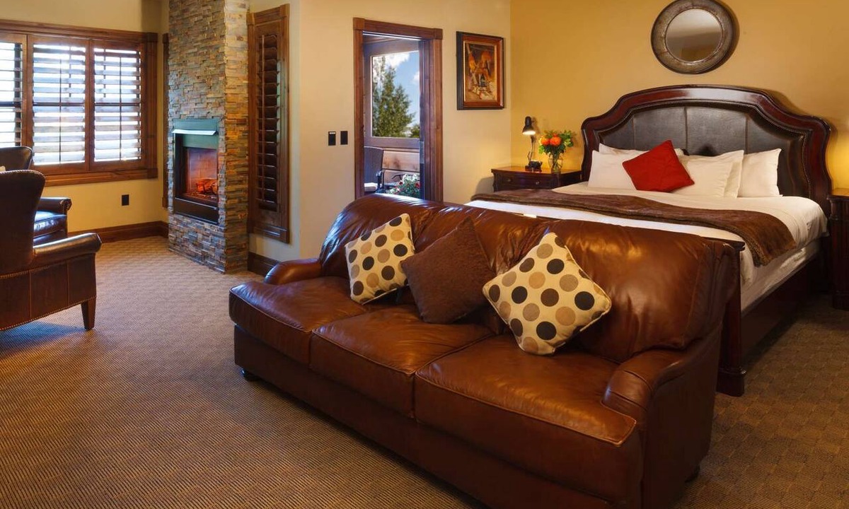 Jackson Hotel | Downtown Jackson - Fireplace Suite
