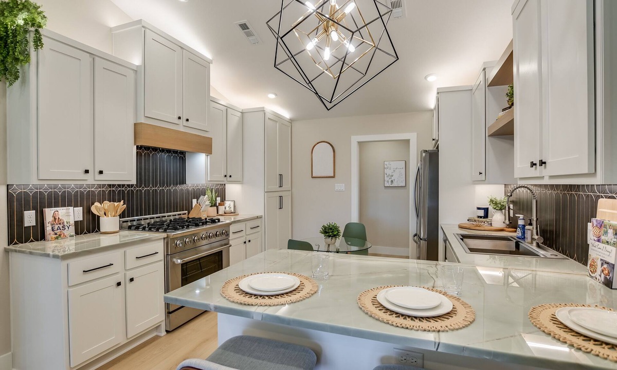 Georgetown House | Emerald Gem - Downtown Georgetown