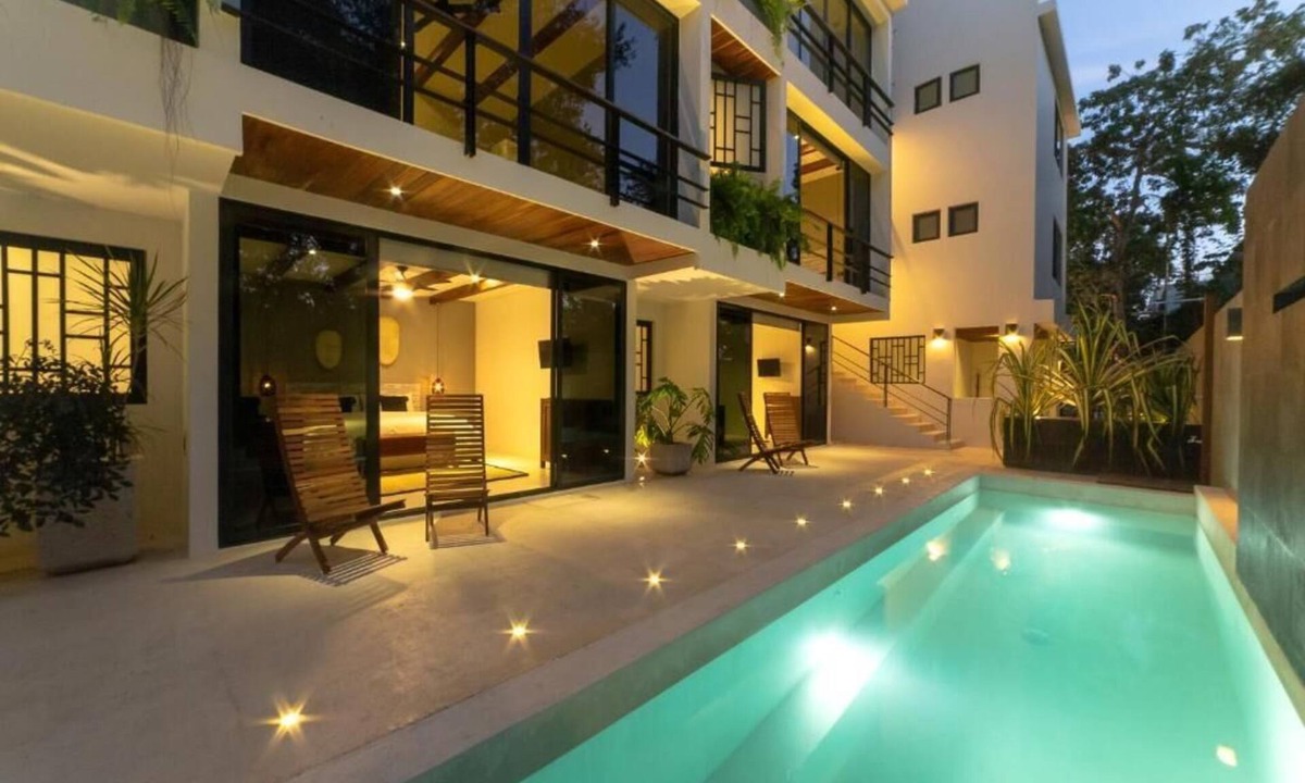 Tulum City Center House | Entire building in Tulum downtown - Private rooms - SWIMMING POOL + AC