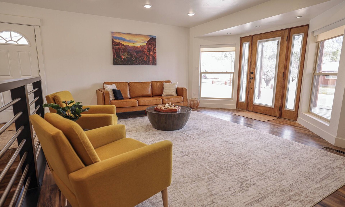 Orderville House | Entire House Between Zion & Bryce w/Hot Tub!