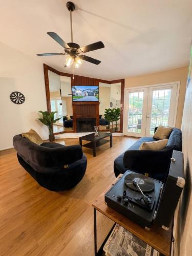 Westchase Apartment | MAJOR INTERNATIONAL SPORTING EVENT 2bd 2ba Cozy Vintage Escape Fireplace & Balcony