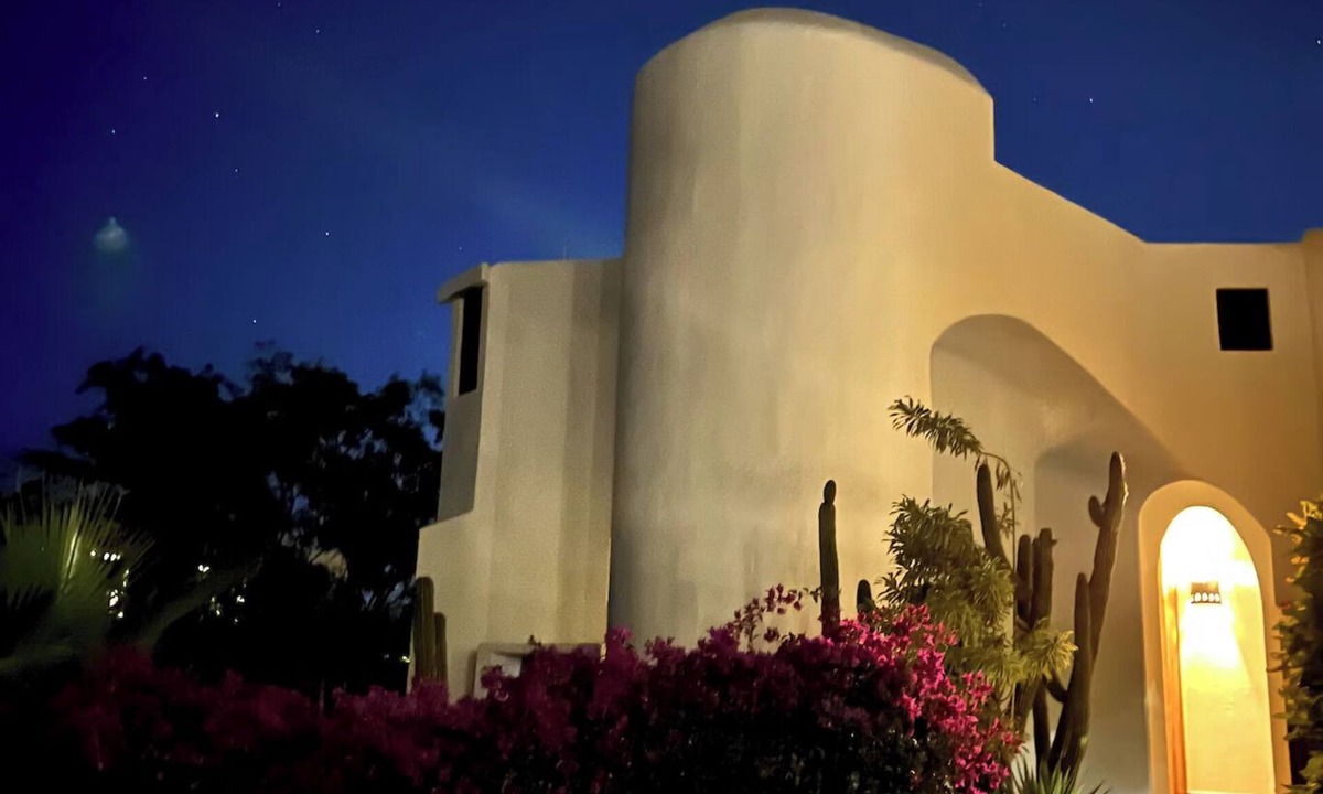 Cabo Bello House | Funky 2 bd Mexican Igloo in gorgeous Cabo Bello. + Walk to beach.
