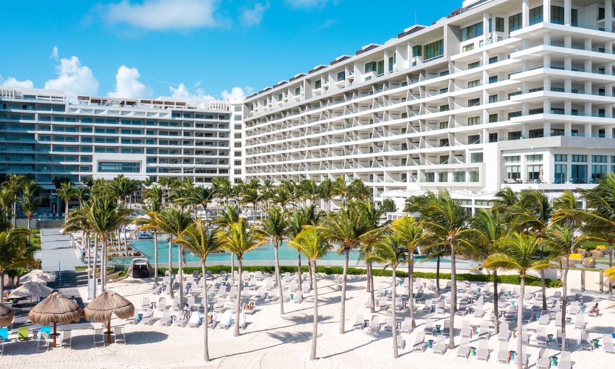 Puerto Juarez Condo | Garza Blanca-Luxury One-Bedroom Suite Modern Ocean View, Full Kitchen & 2 Baths