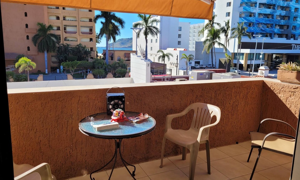 Zona Dorada Condo | GOLDEN ZONE ! GORGEOUS 2 BEDRM ACROSS FROM BEACH. TAMBIEN HABLO ESPANOL !