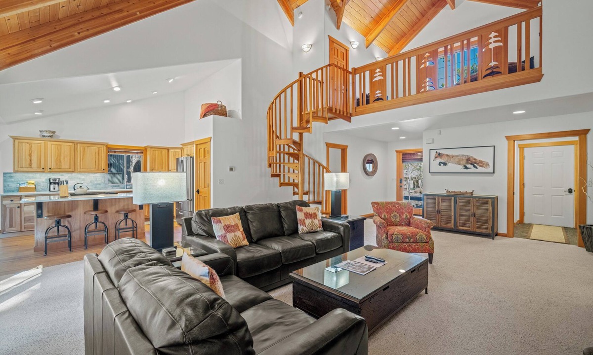 Deer Park House | Golf View Condo with Access to Exclusive Golf