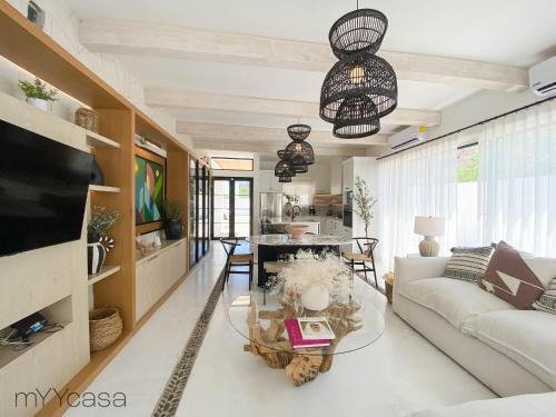 Sector Bahia Villa | House with Pool in Sector Bahia, Close to the Beach - Casa Amalia