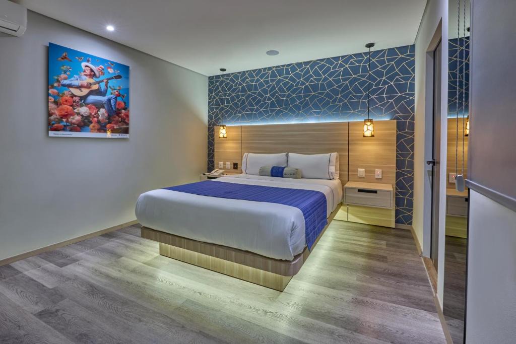 Cuauhtemoc Hotel | KALI La Raza Mexico City