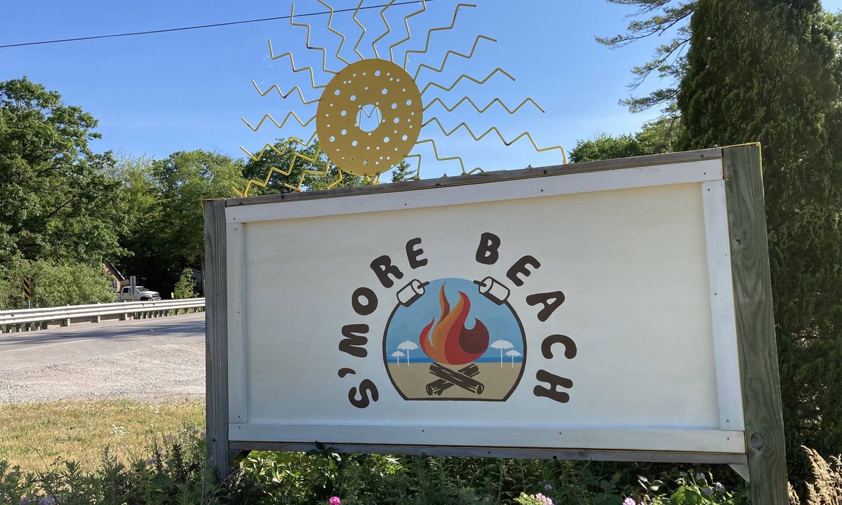 Au Gres House | Lake Huron Beachfront Getaway!