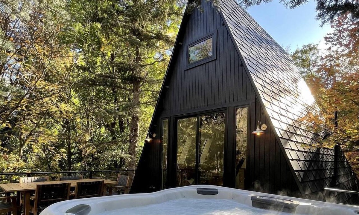 Sundance Cabin | Lovely Secluded A-frame with Hot-tub in Sundance, Utah