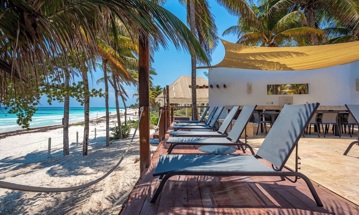 Xpu-Ha House | Luxury Beachfront Villa Xpu Há 6BR, Pool, Housekeeping, Events up to 30 Guests