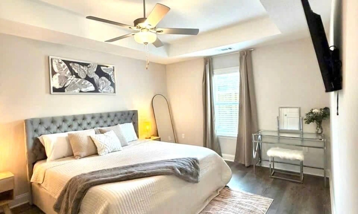 Gracewood House | Masters Suite – Modern Townhome 7 Miles to Augusta National
