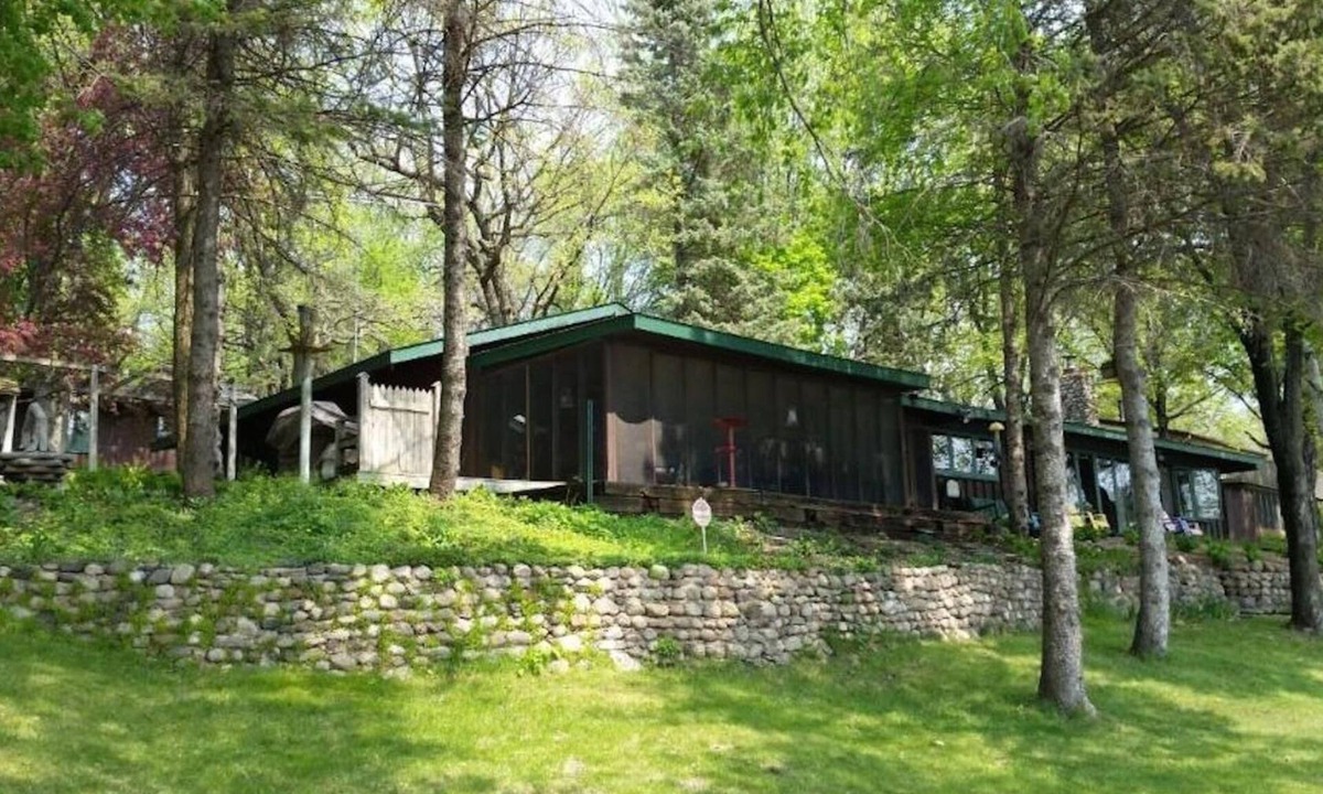 South Haven Cabin | Minn Haven, lakeside retreat cabin, an hour or so from Cities. Relax. breathe.