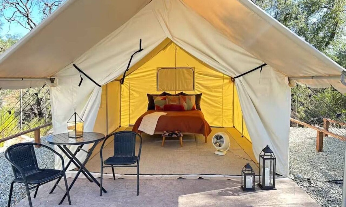 Cedar Ridge RV Rental | Moonshadow Flat Glamping: Quartz Tent
