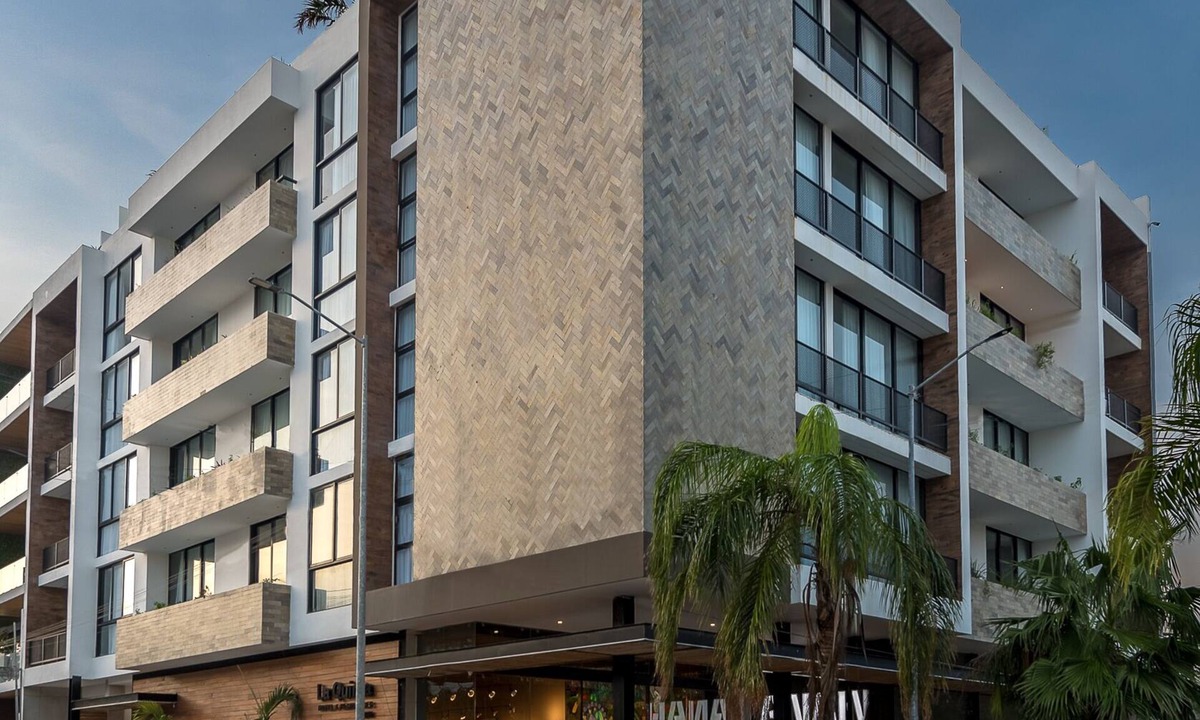 Zazil-ha Apartment | New Luxury Apartment on 5th Ave, Wifi, close to beach, Parking & Rooftop Pool