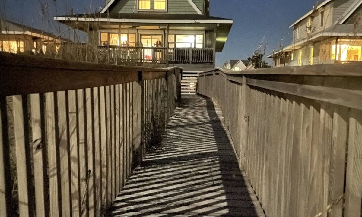South Nags Head House | OBX Life I. Wake to Ocean front Sunrises, Walk to the Pier, Private Pool
