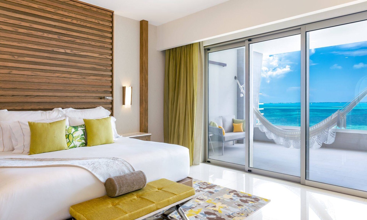 Puerto Juarez Hotel | Ocean-View 1BR Suite in Cancun—1,246 sq ft of Refined Coastal Elegance