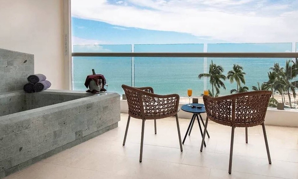 Colonia 5 de Diciembre Resort | Ocean View in a Beach Front Resort and Spa. (Incl. All-Inclusive for 2 Adults)